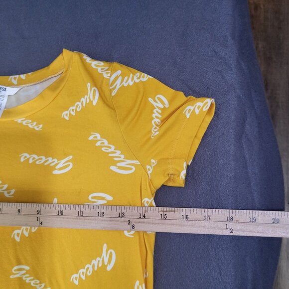 GUESS Kids SZ M 10/12 All Over Print Spell Out y2k style T shirt Yellow White - Picture 5 of 6